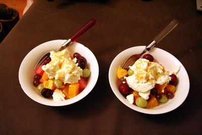 Fruit salad, ricotta and honey