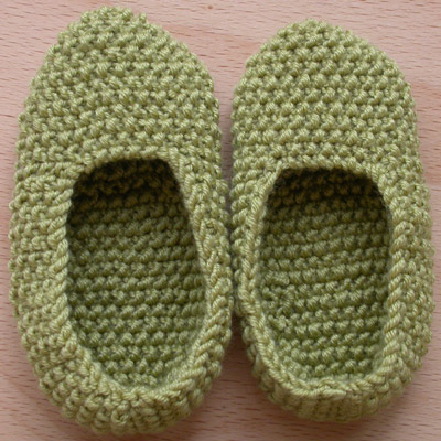 Moss Stitch Shoes, not quite the same size